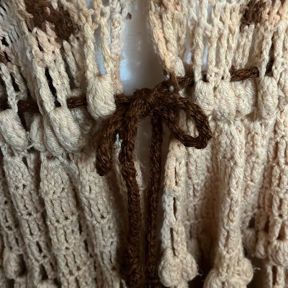 Handmade Crochet Vintage Cape - Picture 5 of 9